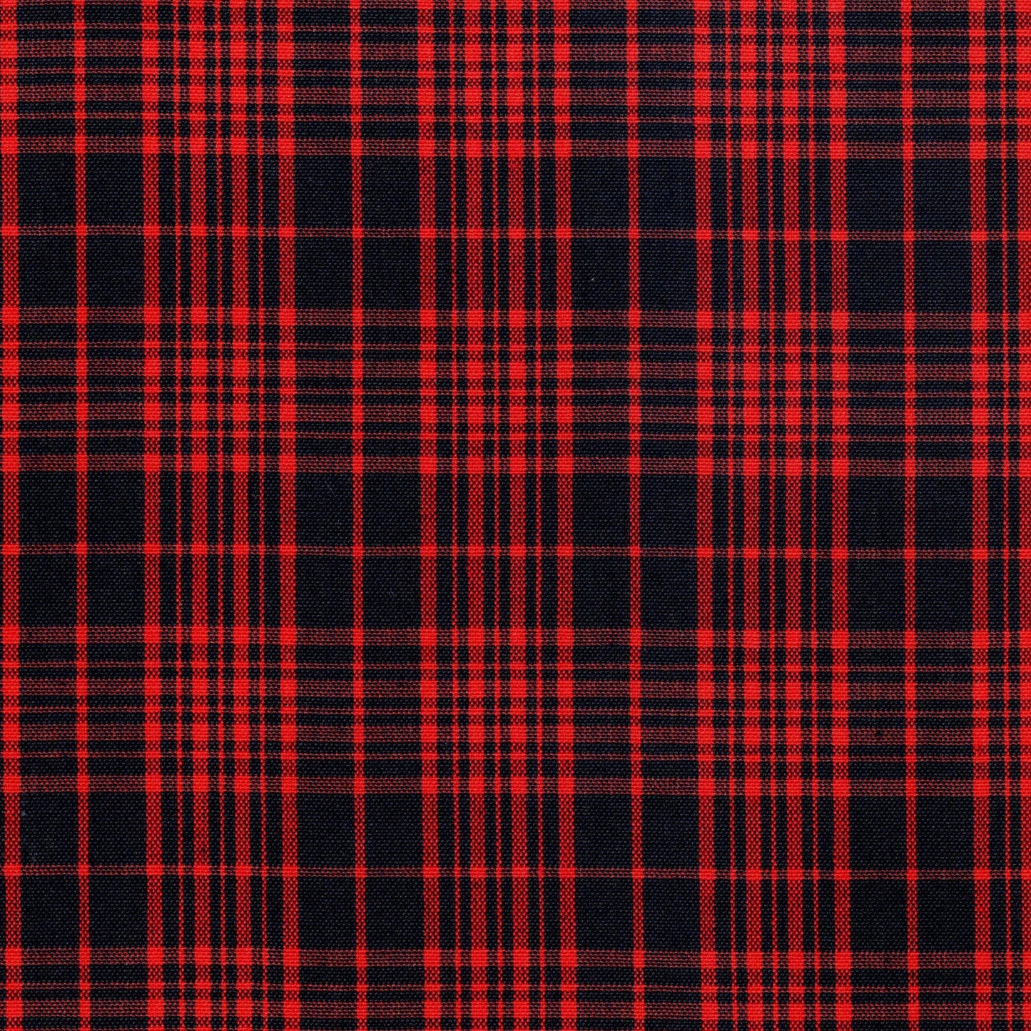 Tela 13002097 Dacron de School Line; tejido a cuadros rojo y azul marino, ideal para uniformes escolares e institucionales.