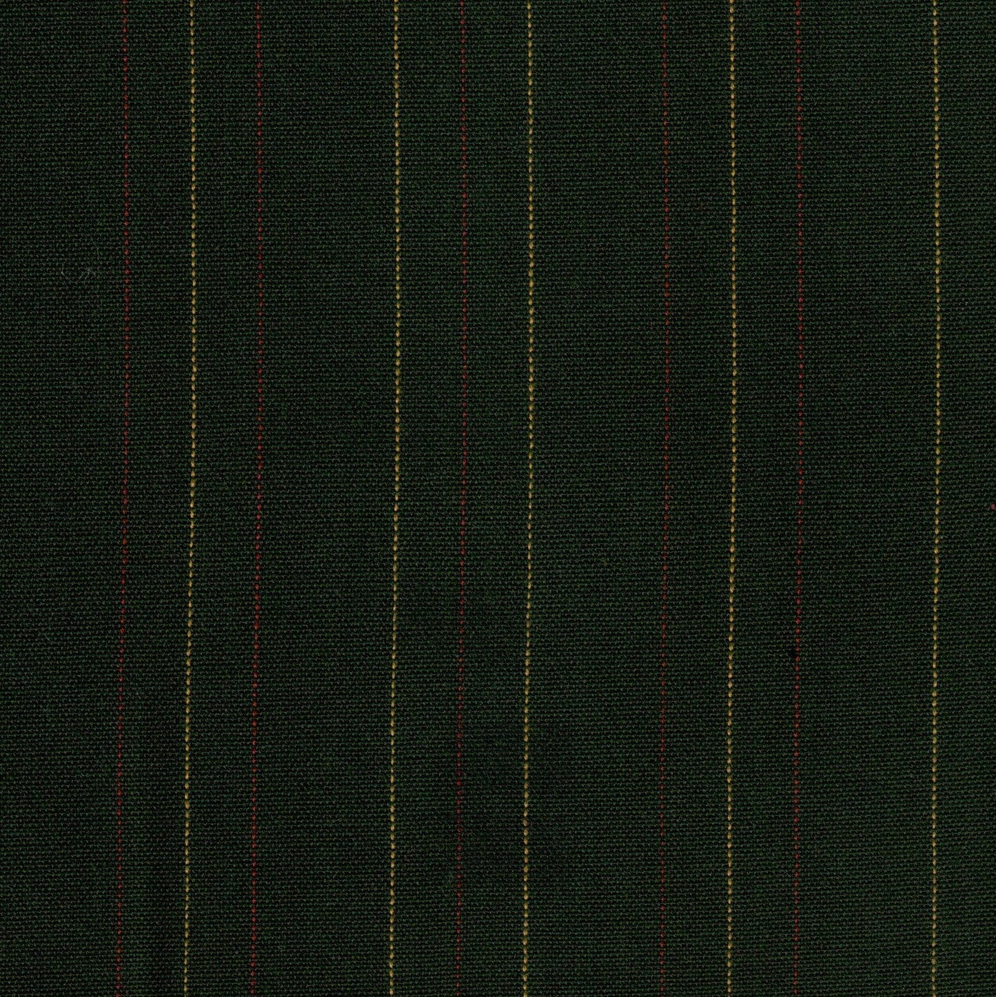 Tela 13002144 Dacron SchoolLine para uniformes; tela oscura con rayas verticales rojas y doradas.