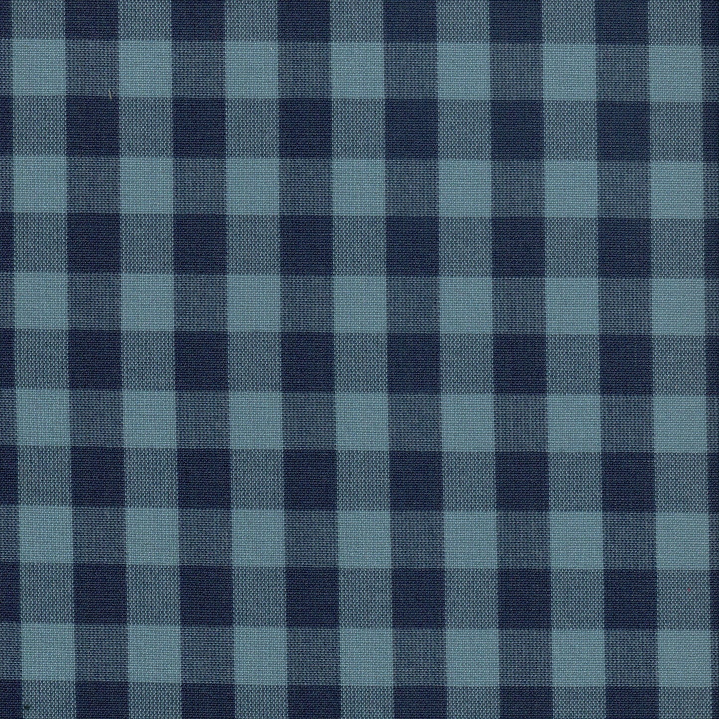 Tela 13002222 Dacron SchoolLine; tela de poliéster con cuadros azul oscuro y azul claro, ideal para uniformes escolares.