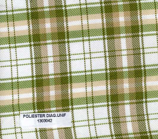 Tela diagonal de poliéster verde, oliva y beige con cuadritos; ideal para uniformes escolares e institucionales SchoolLine.