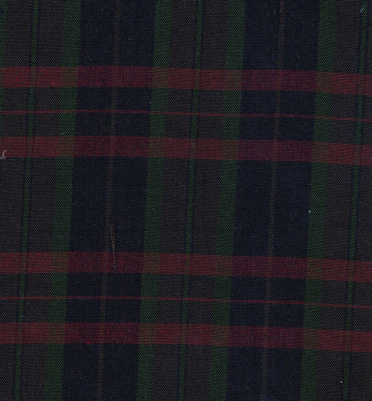 Tela SchoolLine 13012036 Dacron: cuadros azul marino y verde con rayas rojas, ideal para uniformes escolares e institucionales.