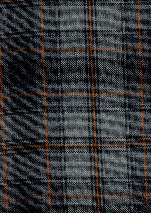 Tela 13014074 Dacron SchoolLine gris jaspeado con líneas naranjas, ideal para uniformes escolares e institucionales.