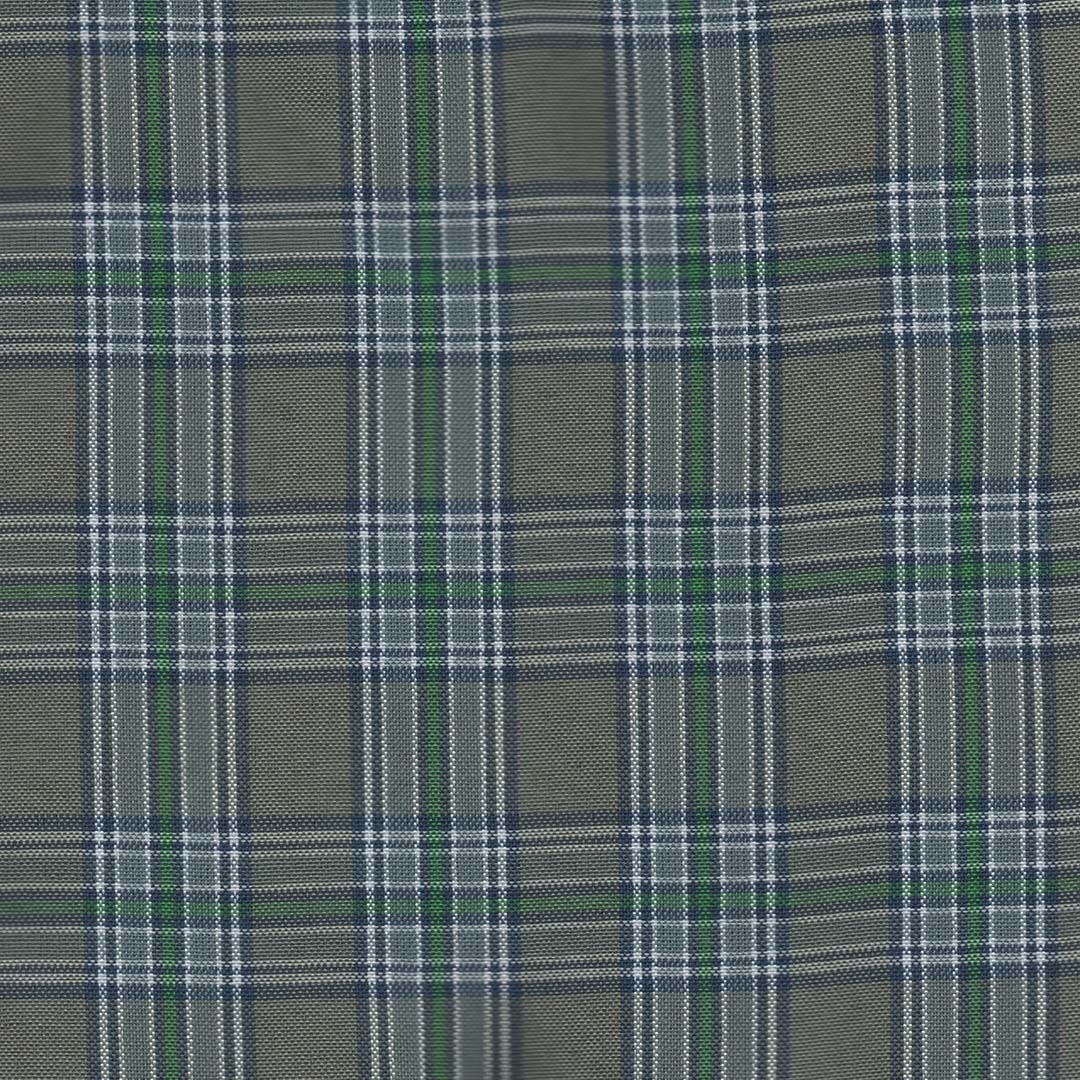Tela para uniforme en color gris con lineas verdes blancas formando patron de cuadro para uniformes escolares