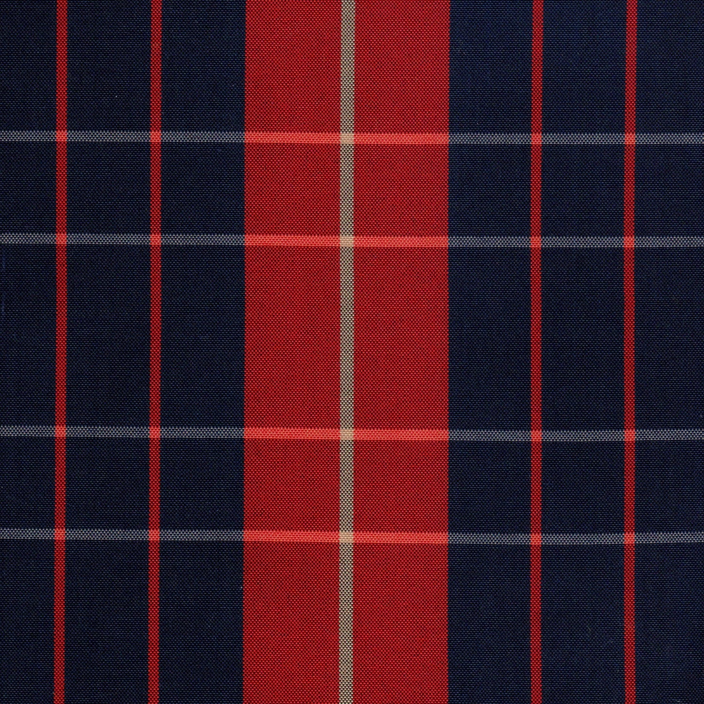 Tela escocesa de poliéster SchoolLine en azul marino y rojo con rayas blancas; ideal para uniformes escolares e institucionales.