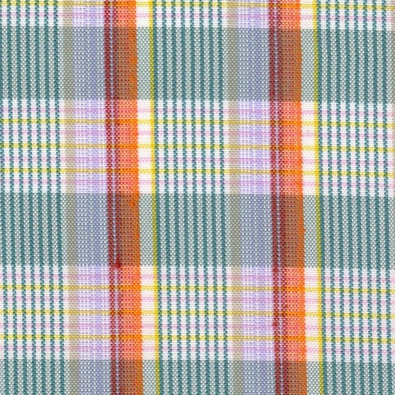 Tela escocesa de poliéster SchoolLine, diseño tartán multicolor verde, naranja y rosa; ideal para uniformes escolares e institucionales.