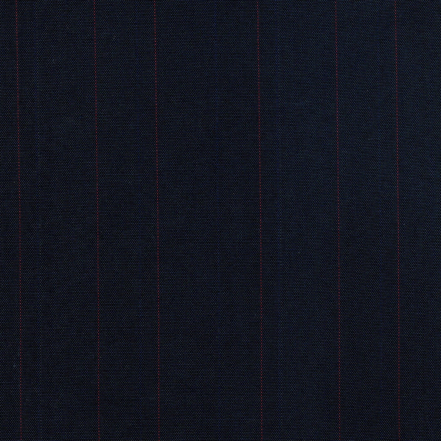 Tela escocesa de poliéster SchoolLine en azul marino con rayas rojas, ideal para uniformes escolares e institucionales.