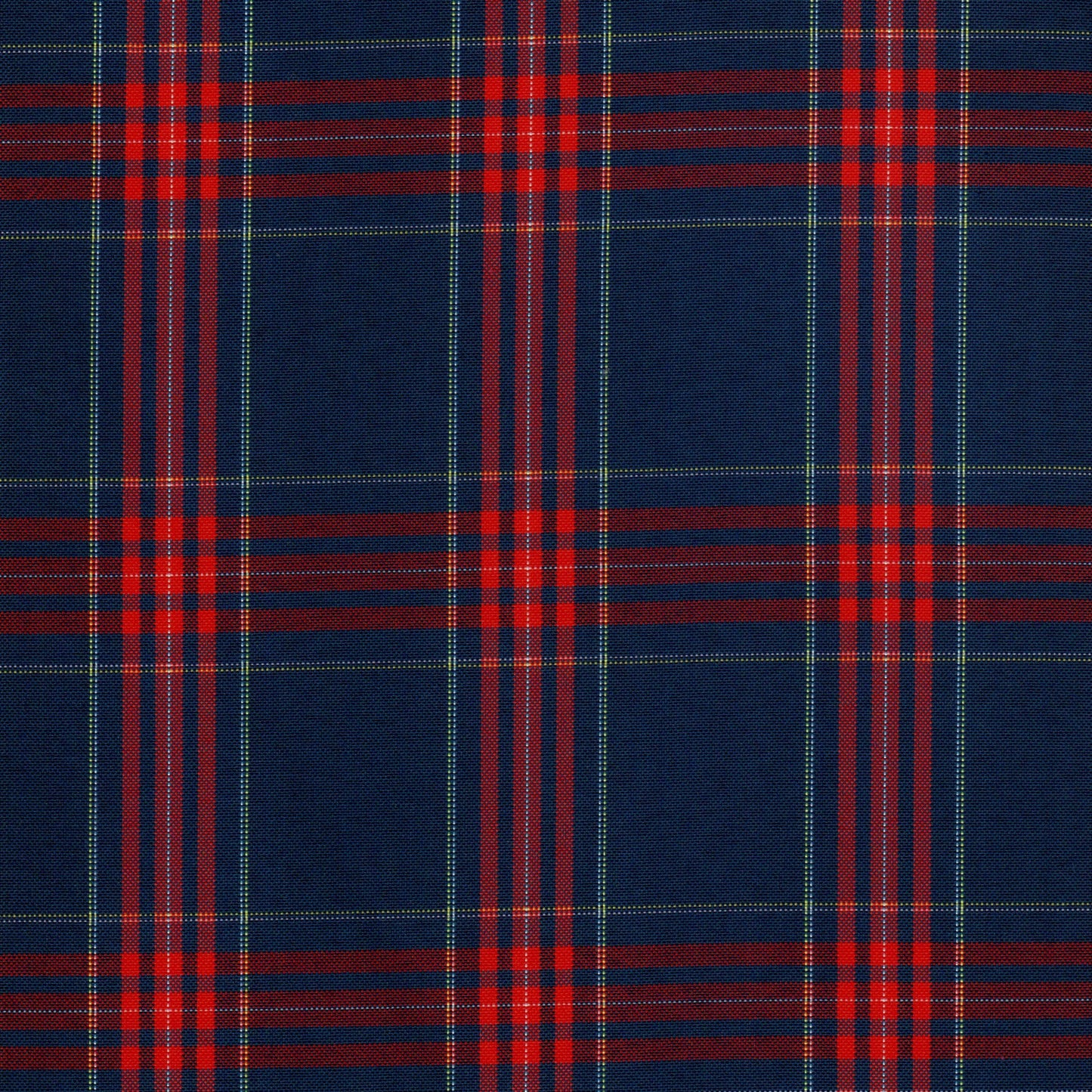 Tela escocesa de poliéster azul marino con cuadros rojos y rayas verde-amarilla, ideal para uniformes escolares institucionales.