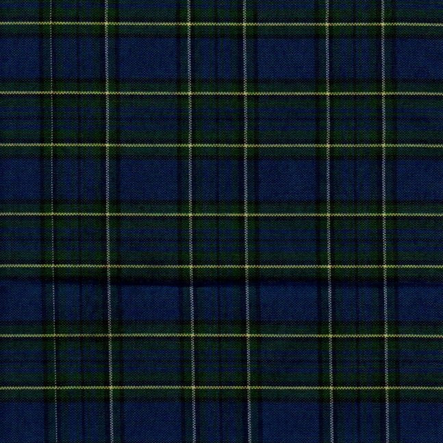 Tela escocesa de poliéster SchoolLine en azul oscuro con tartán verde y blanco, ideal para uniformes escolares e institucionales.