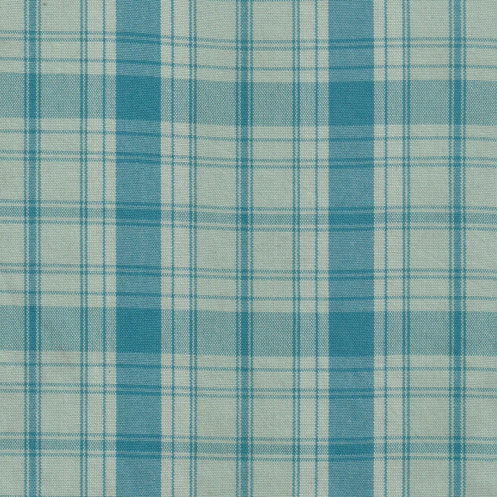 Diseño textil Jacquard tejido para uniformes escolares institucionales, ideal para prendas formales con alta resistencia y definición visual.