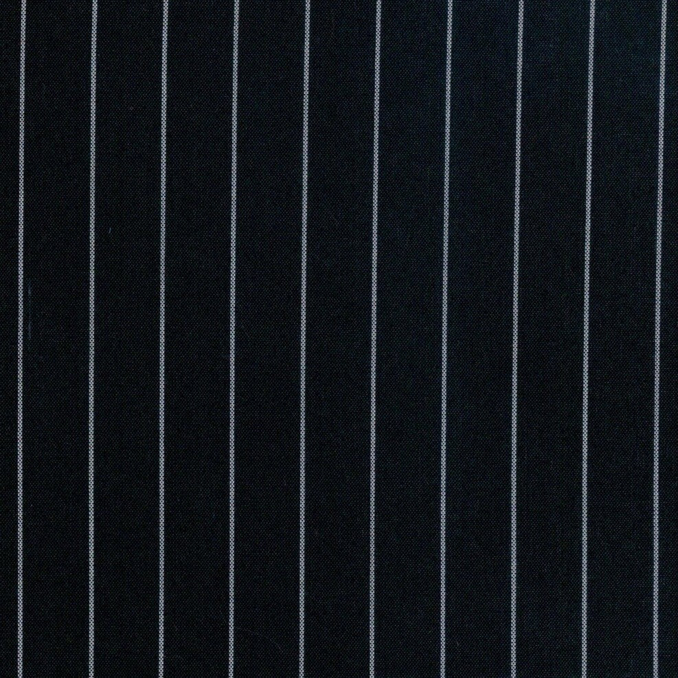 Tela para uniforme polidacron escocés negro con rayas blancas verticales, SchoolLine, ideal para uniformes escolares e institucionales.