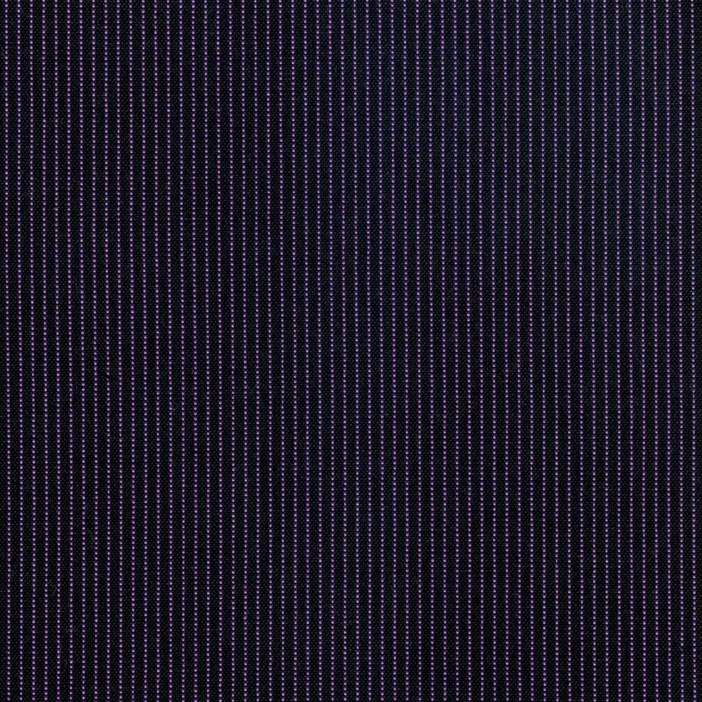Tela para uniforme morado con rayas verticales finas, tela SchoolLine para uniformes escolares e institucionales.