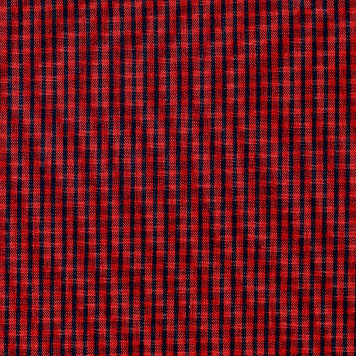 Tela SchoolLine 13002011 Dacron, tejido a cuadros rojo y azul marino, ideal para uniformes escolares e institucionales.