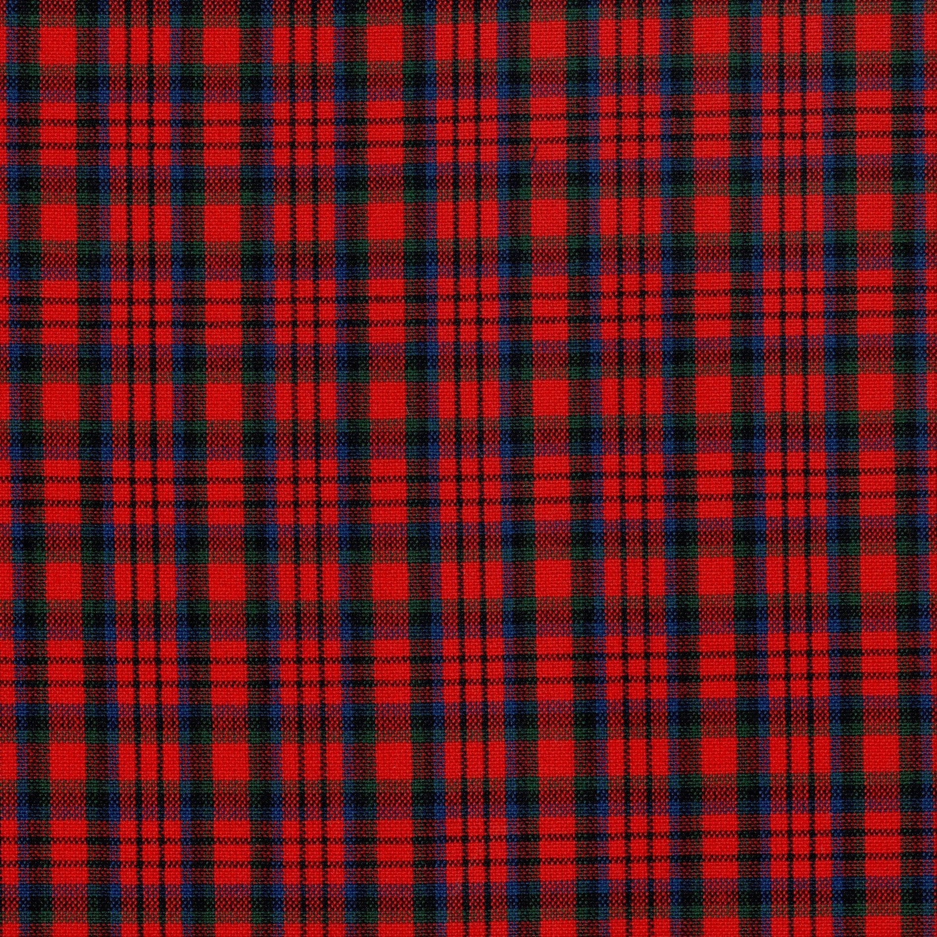 Tela 13002015 Dacron SchoolLine, tartán rojo y negro, tela texturada para uniformes escolares e institucionales.