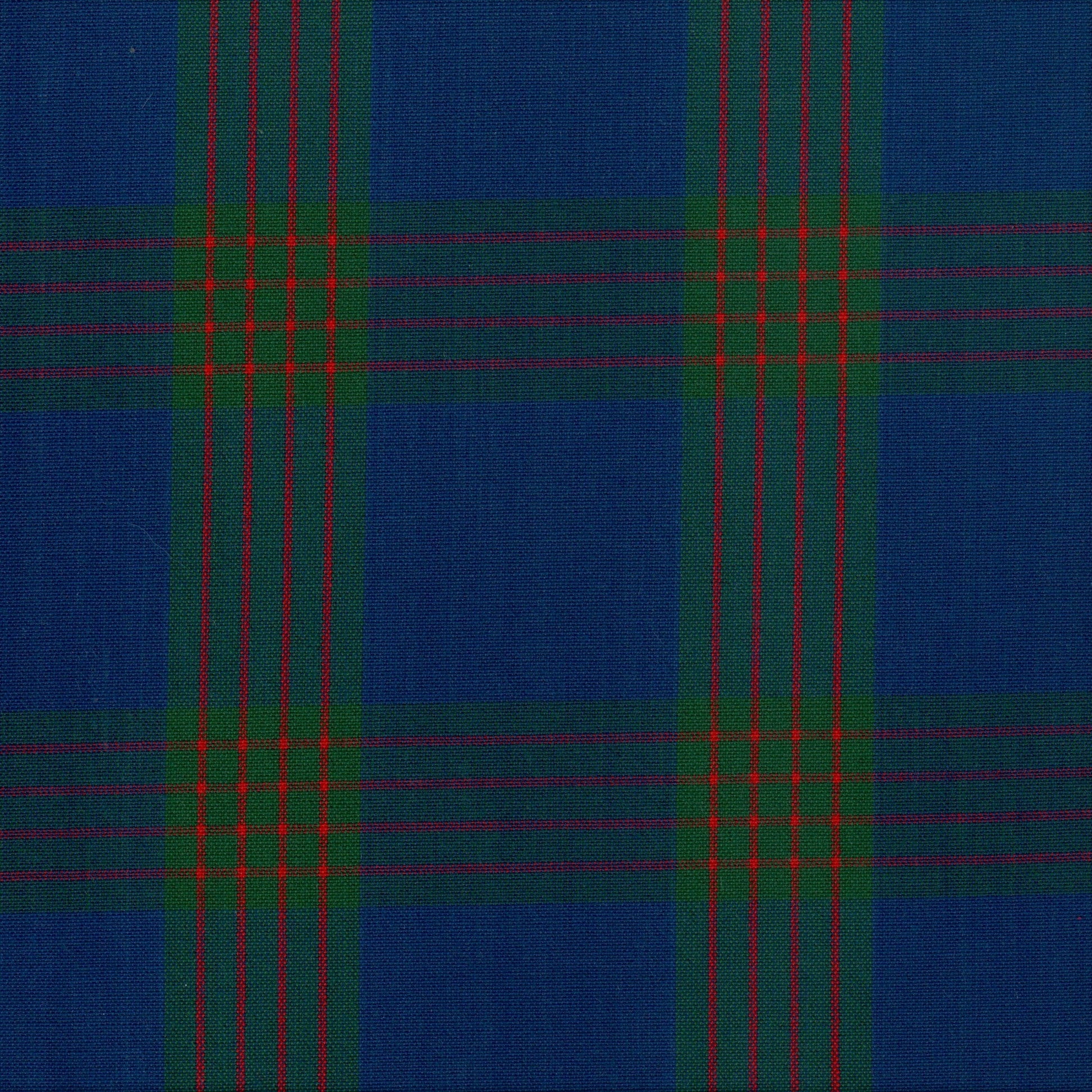Tela 13002024 Dacron SchoolLine, tela azul marino con franjas verde y rojo en tartán, ideal para uniformes escolares.