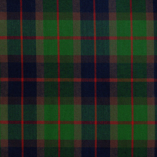 Tela Dacron SchoolLine 13002027 a cuadros verde dominante con toques rojos, perfecta para uniformes escolares e institucionales.