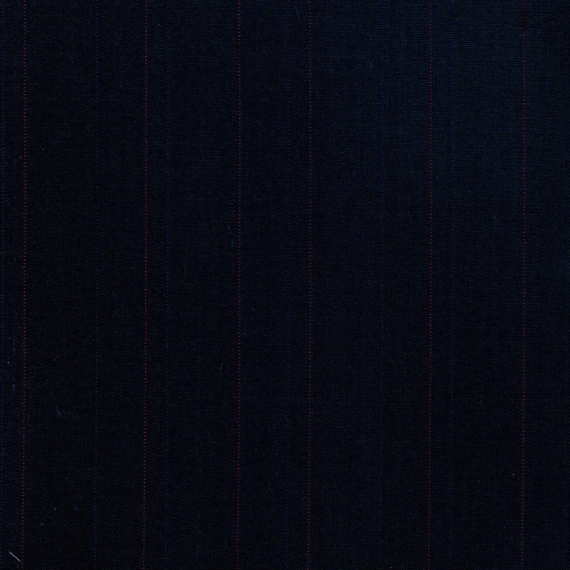 Tela 13002036 Dacron uniforme de SchoolLine, tela azul marino con finas rayas rojas verticales, ideal para uniformes escolares.