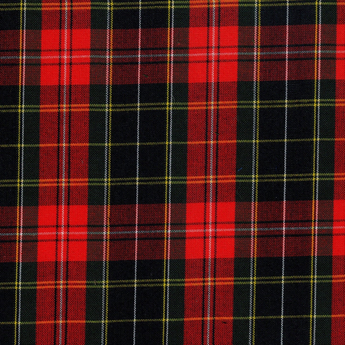 Tela Dacron SchoolLine 13002047 en plaid rojo/negro con líneas amarillas; tela ideal para uniformes escolares e institucionales.