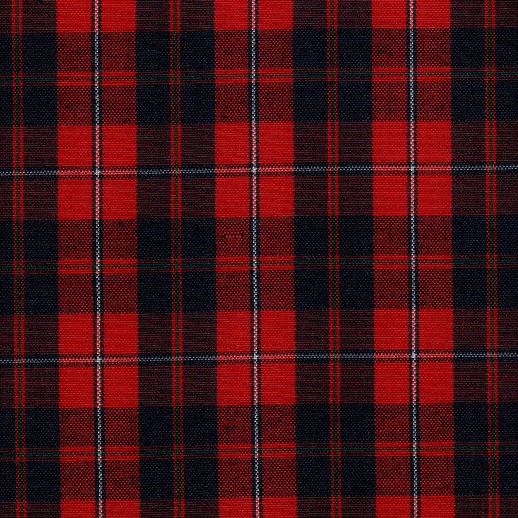 Tela 13002064 Dacron SchoolLine; tejido a cuadros rojo y azul marino con líneas verdes, ideal para uniformes escolares e institucionales.