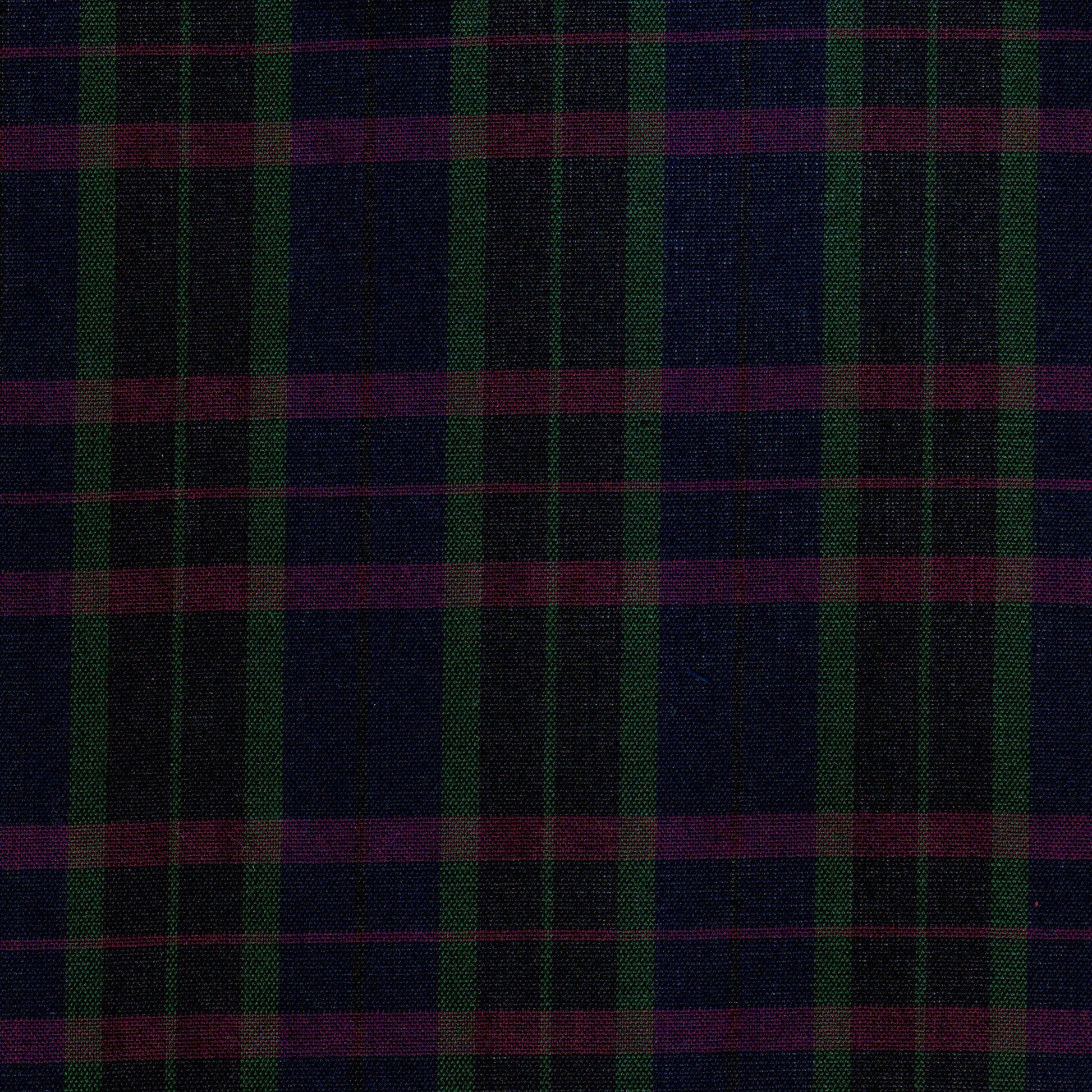 Tela Dacron SchoolLine a cuadro azul marino con rayas verde y burdeos; ideal para uniformes escolares e institucionales.