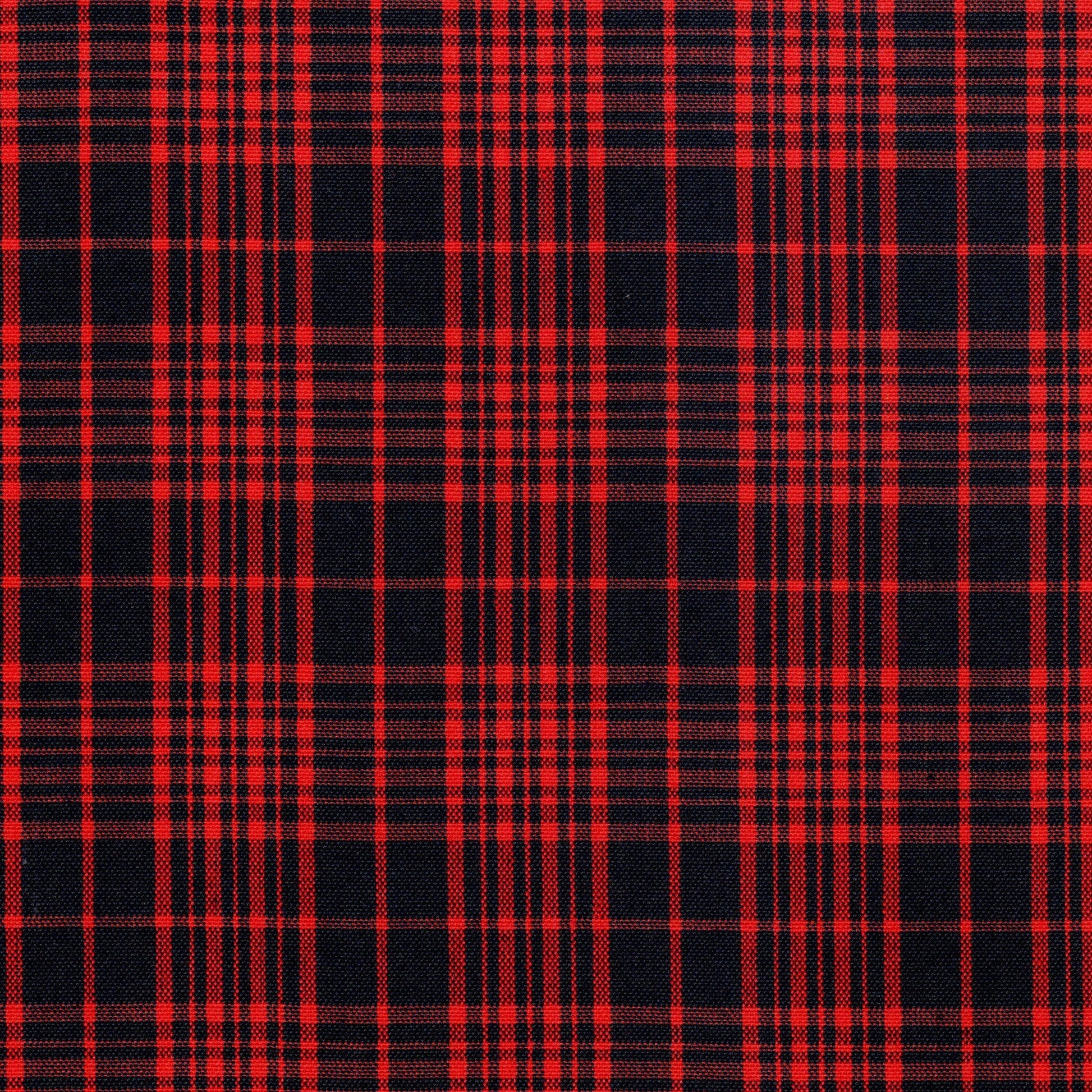 Tela 13002097 Dacron de School Line; tejido a cuadros rojo y azul marino, ideal para uniformes escolares e institucionales.