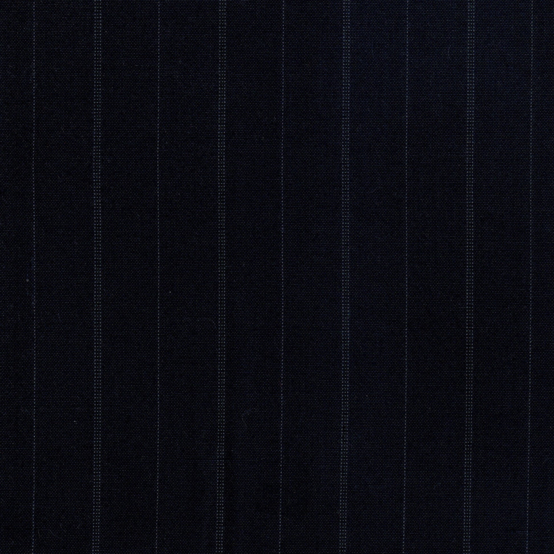 Tela azul marino con rayas finas, 13002099 Dacron SchoolLine, para uniformes escolares e institucionales.