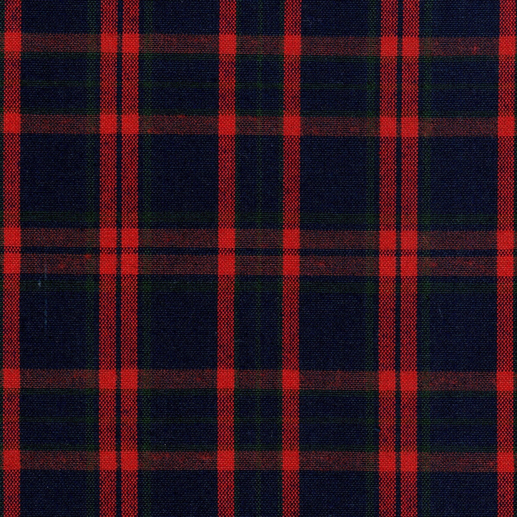 Tela 13002141 Dacron uniforme, SchoolLine; tejido a cuadros azul marino y rojo para uniformes escolares e institucionales.