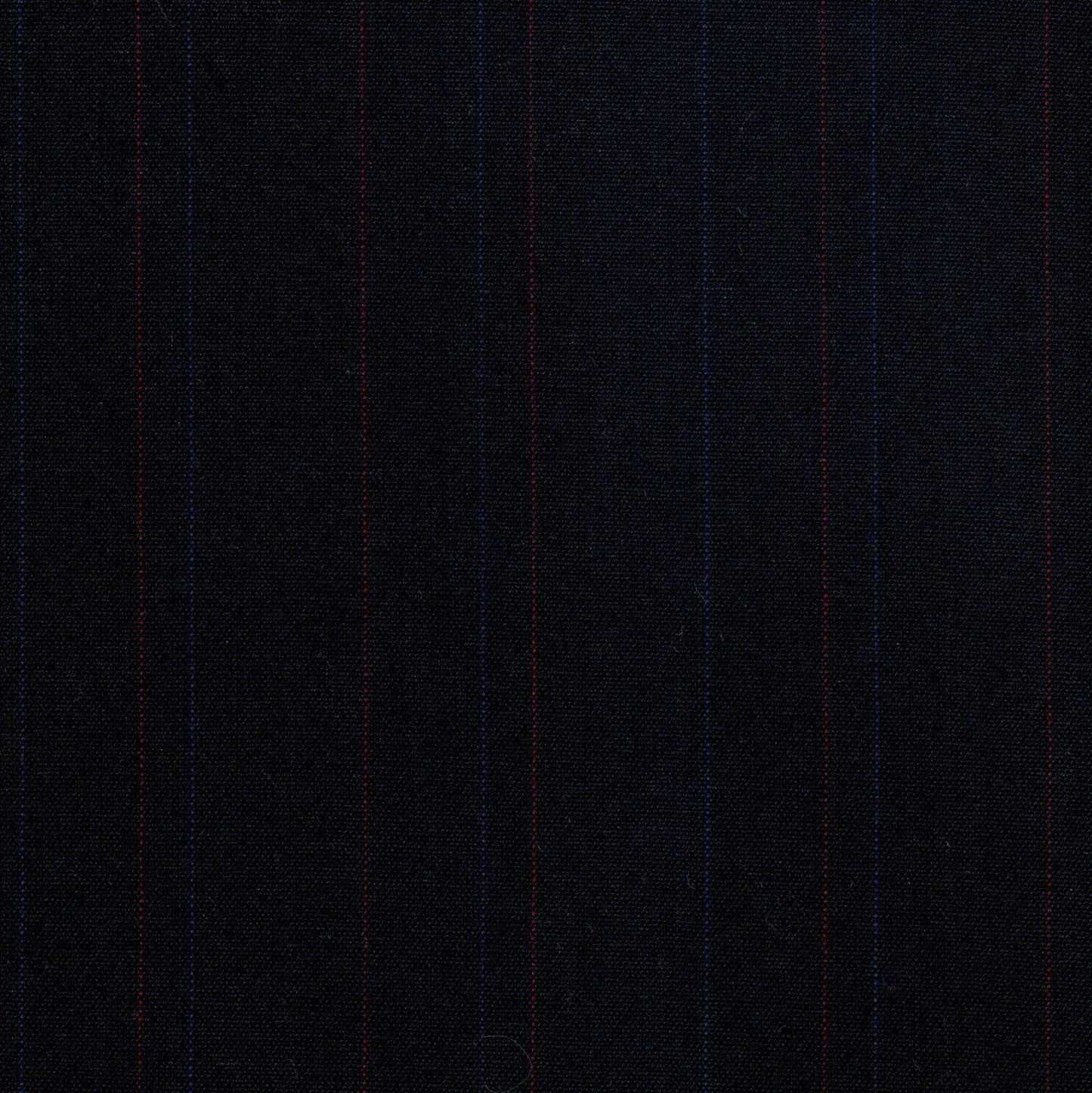 Tela SchoolLine 13002181 Dacron para uniforme; azul marino con rayas finas rojas y azules.