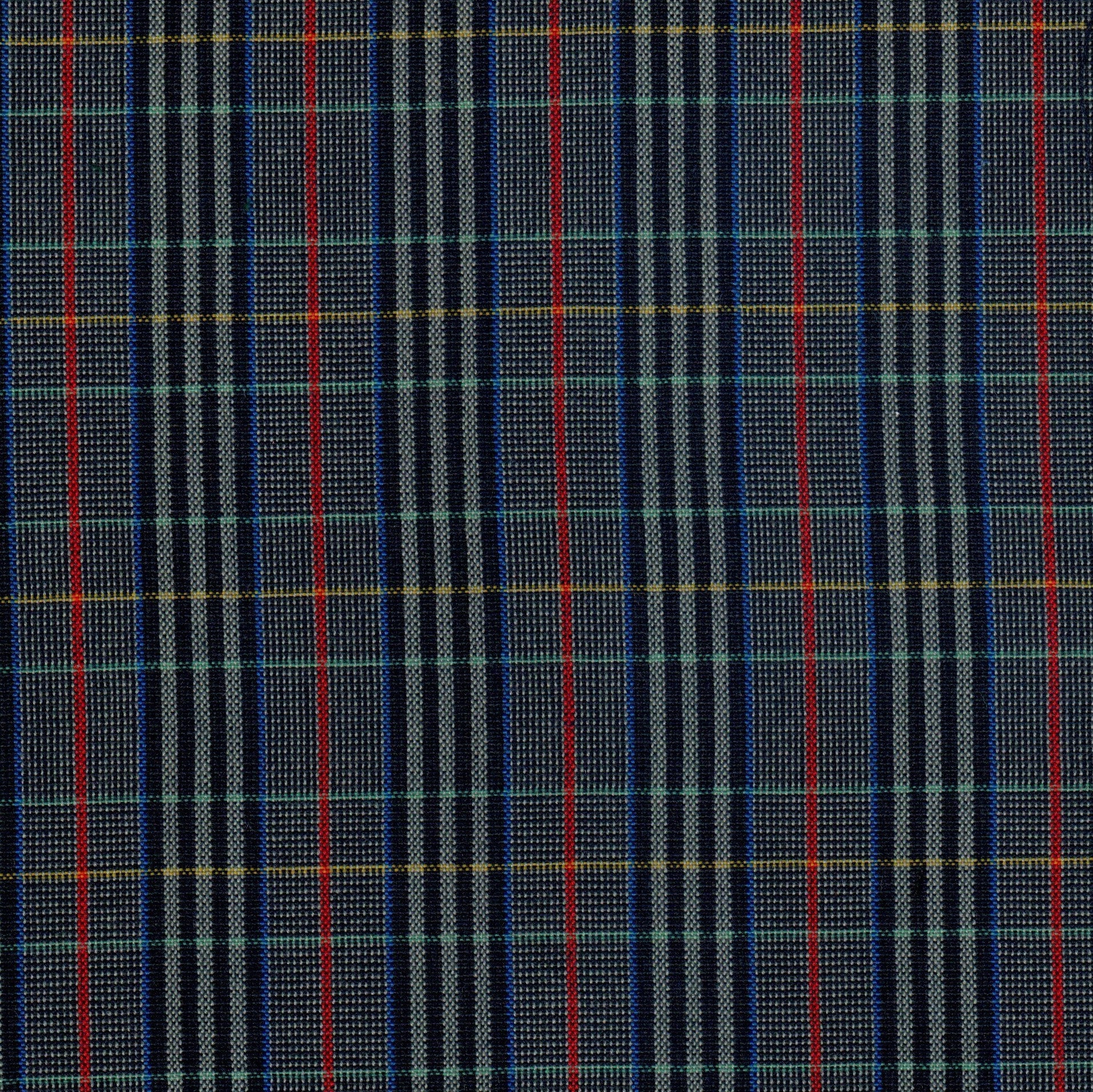 Tela de poliéster Dacron SchoolLine para uniformes escolares; diseño a cuadros azul marino con líneas rojas y acentos verdes y amarillos.