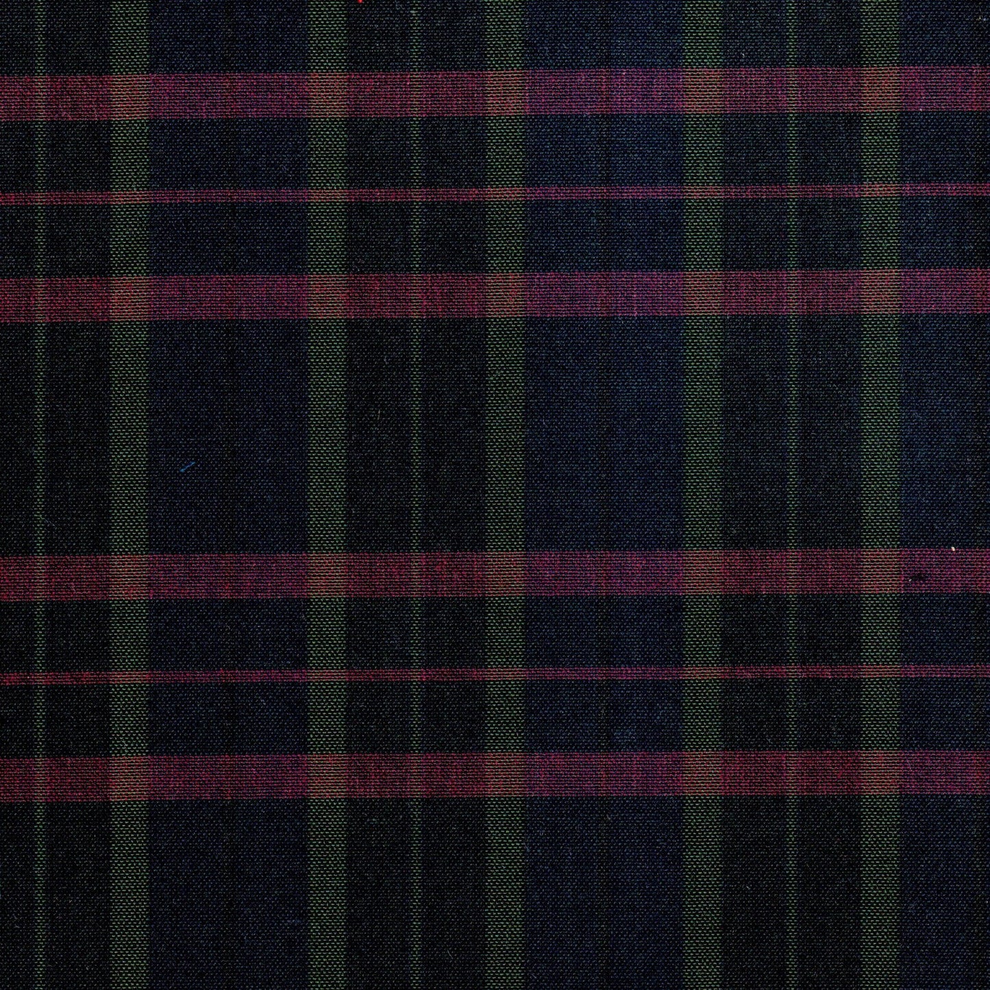 Tela 13002212 Dacron de SchoolLine, tela a cuadros azul marino, verde y rojo, ideal para uniformes escolares e institucionales.