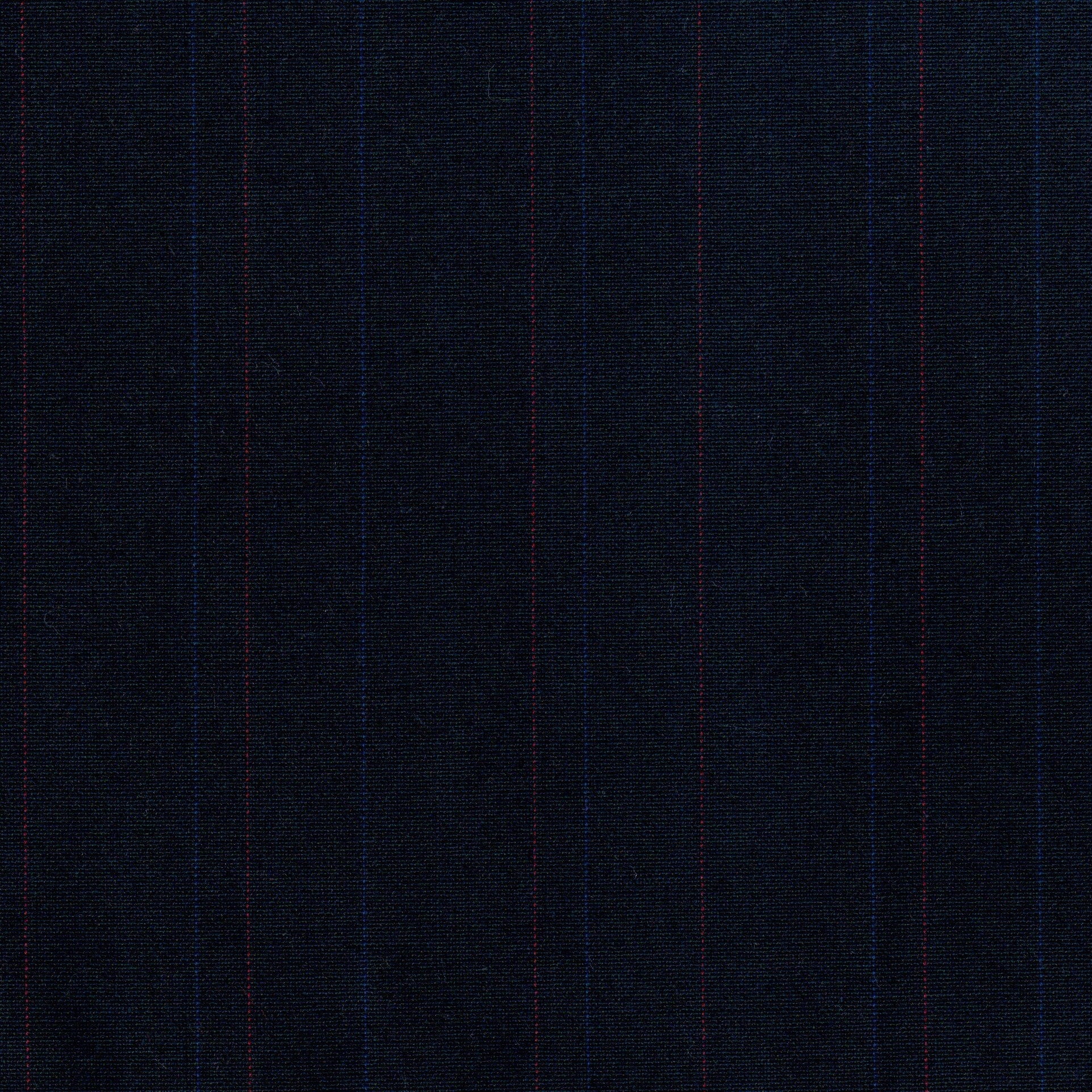 Tela de poliéster Dacron SchoolLine, azul marino con finas rayas azules y rojas, para uniformes escolares e institucionales.