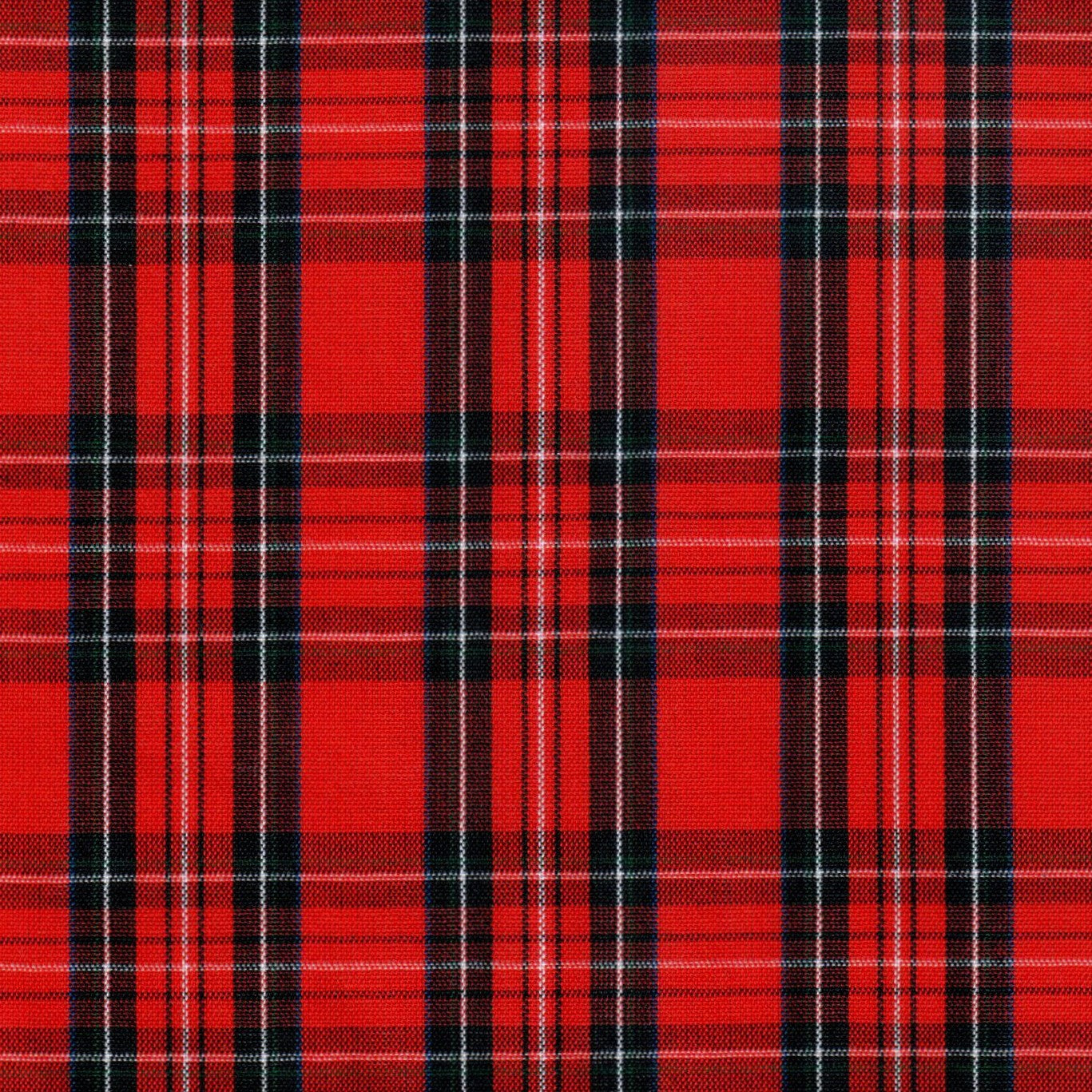 Tela Dacron SchoolLine: tejido a cuadros rojo y negro, tartán; ideal para uniformes escolares e institucionales.