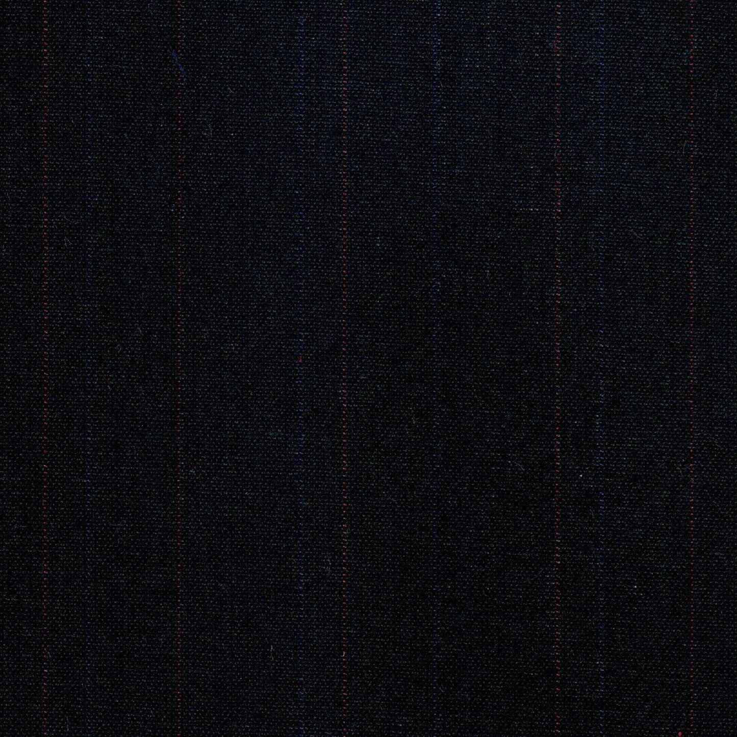 Tela poliéster Dacron SchoolLine para uniformes escolares, azul oscuro con finas rayas rojas y azules.