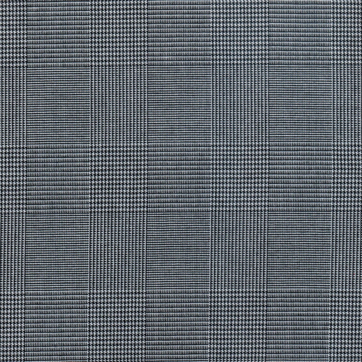 Tela Dacron 13002371 de SchoolLine, tela de cuadros azul marino para uniformes escolares e institucionales.