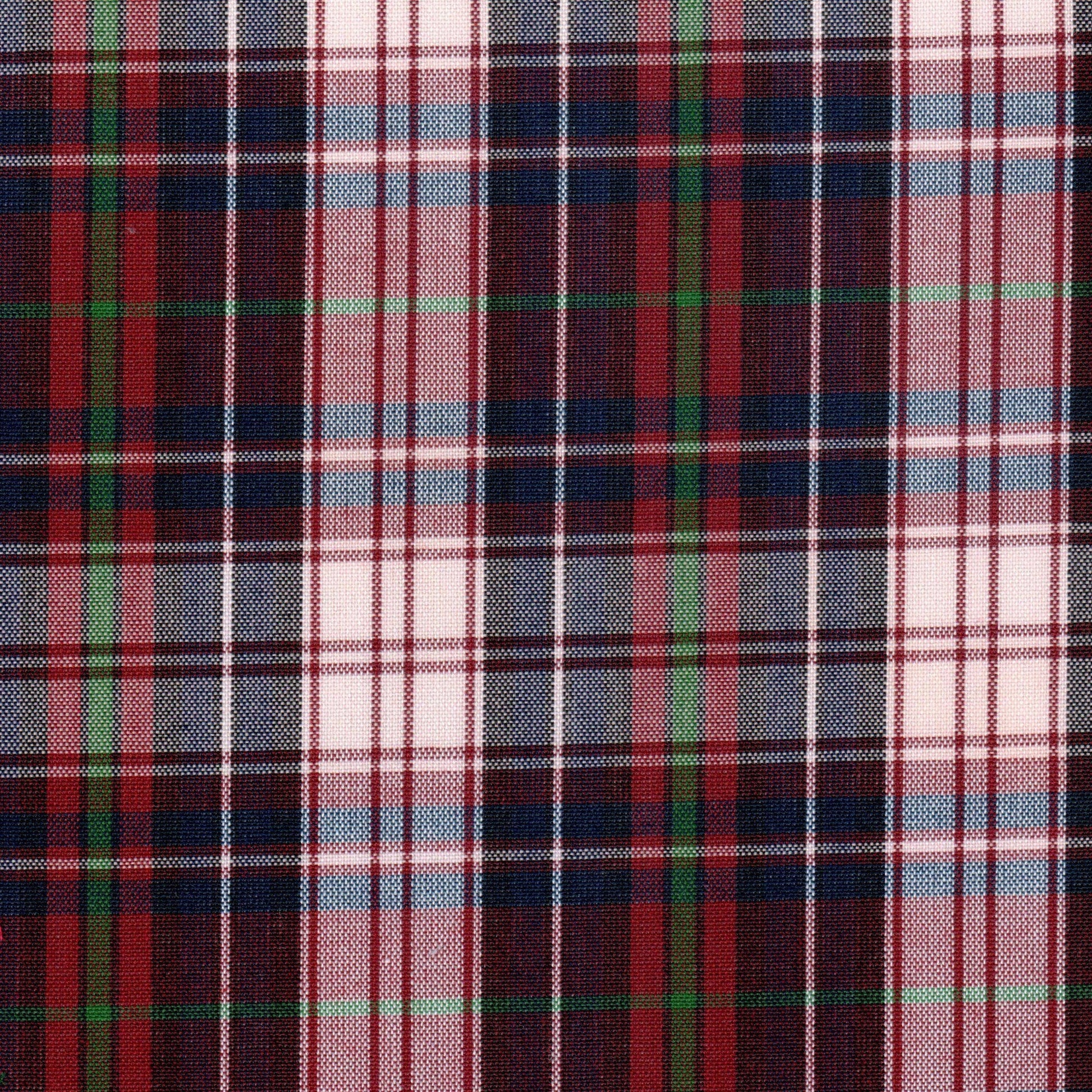Tela 13002400 Dacron de SchoolLine: plaid escocés a cuadros rojo, verde y blanco para uniformes escolares e institucionales.