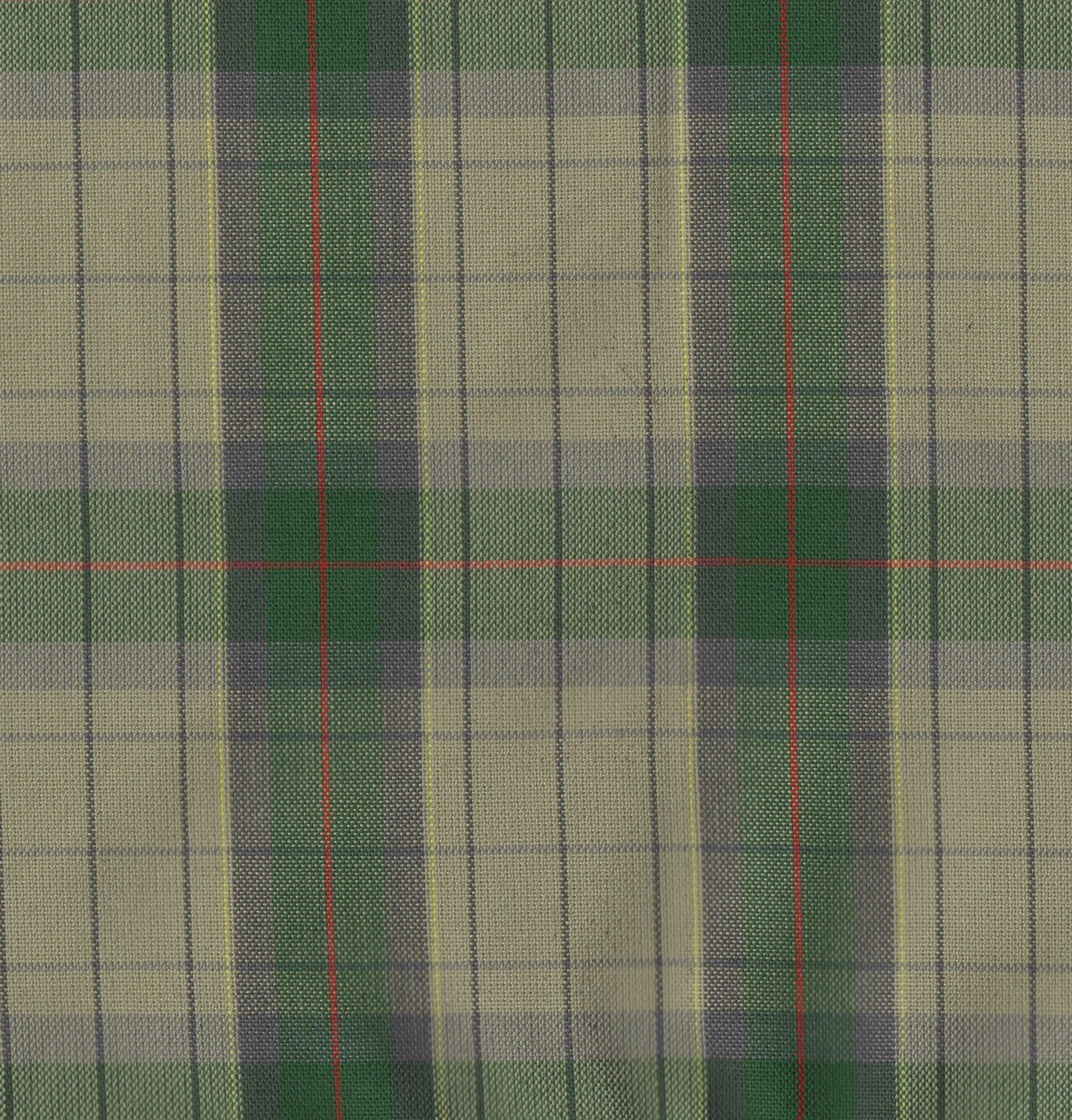 Tela 13002484 Dacron SchoolLine; tela a cuadros verde y beige con líneas rojas, ideal para uniformes escolares.