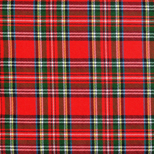 Tela diagonal de poliéster SchoolLine en tartán rojo-verde con rayas azules, ideal para uniformes escolares e institucionales.