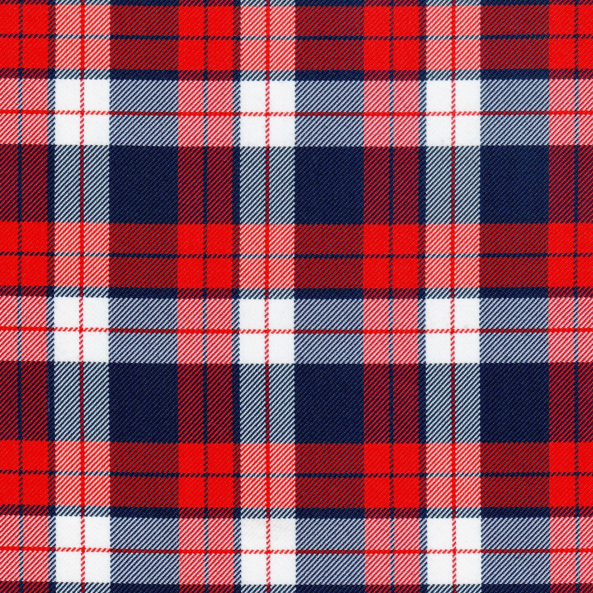 Tela poliéster diagonal SchoolLine en cuadros rojo, azul marino y blanco; ideal para uniformes escolares e institucionales