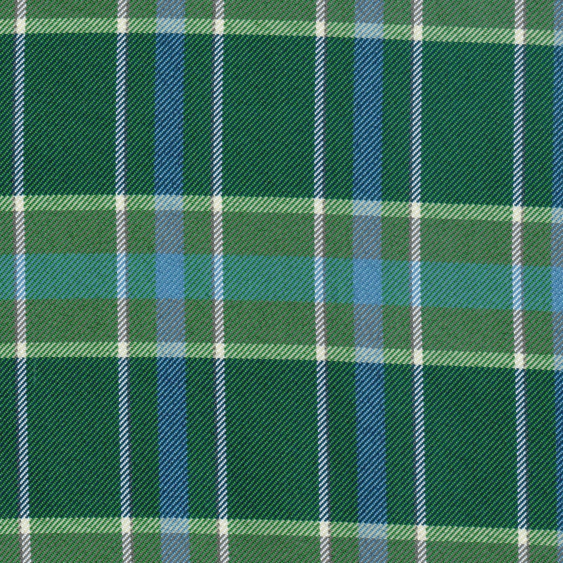 Tela diagonal de poliéster SchoolLine; tartán verde y azul con acentos beige, ideal para uniformes escolares e institucionales.
