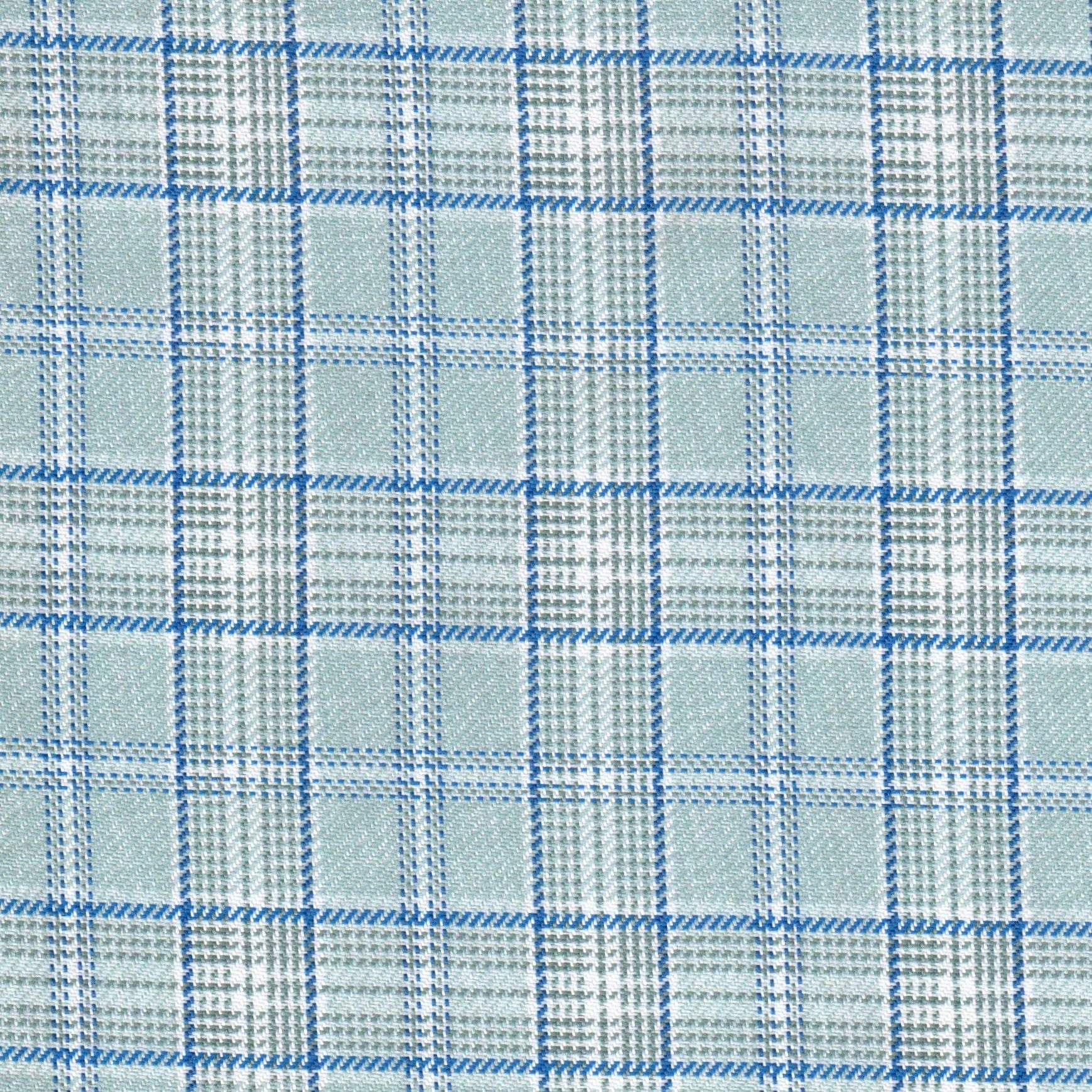 Tela de poliéster diagonal en azul claro y azul marino con diseño de cuadros, ideal para uniformes escolares e institucionales SchoolLine.