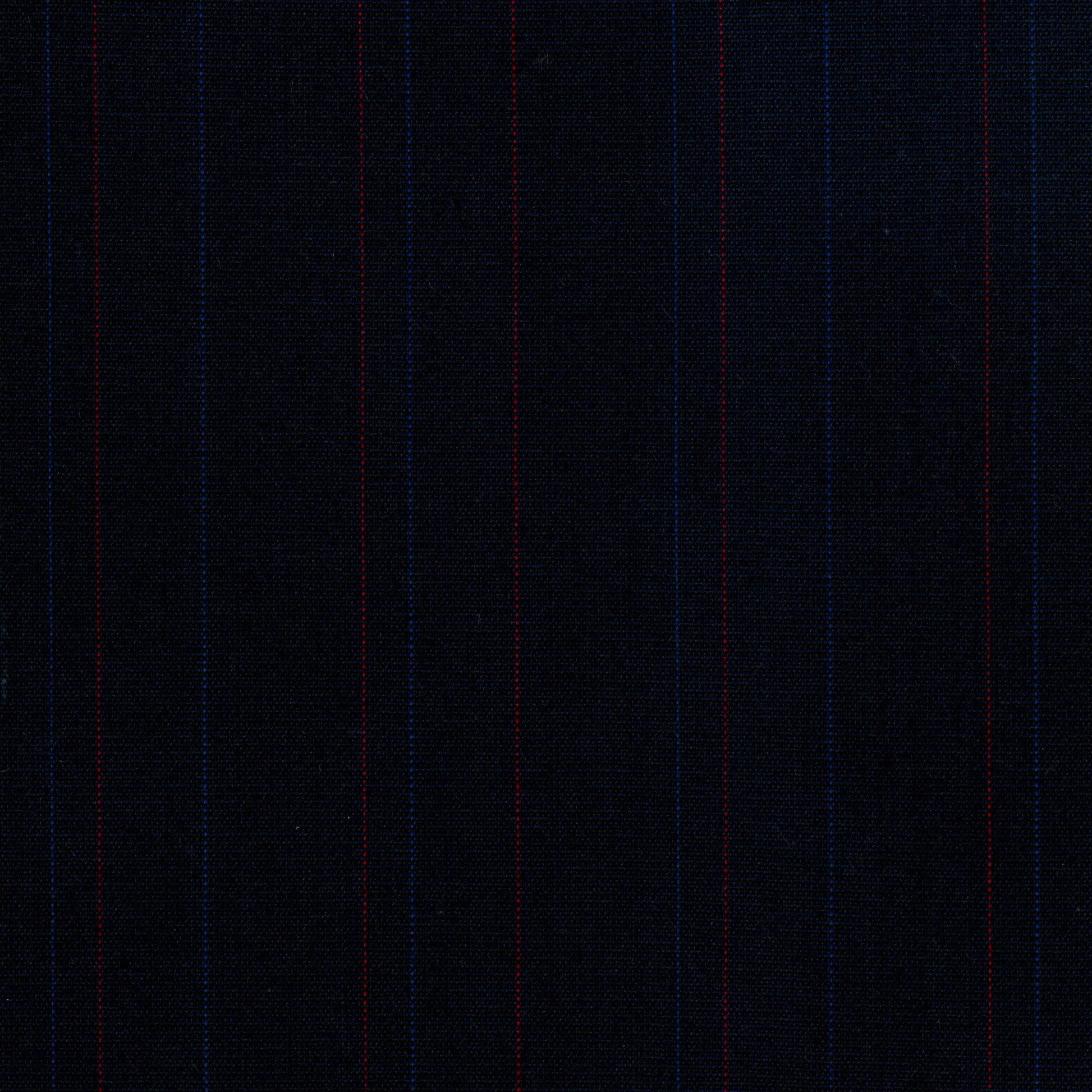 Tela azul marino con líneas rojas y azules; Dacron especial SchoolLine, ideal para uniformes escolares e institucionales.