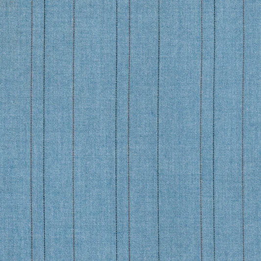 Tela jaspeada azul claro con rayas verticales negras y marrón; tela para uniformes escolares SchoolLine.