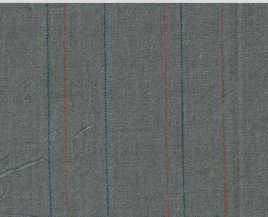 Tela para uniformes escolares SchoolLine: jaspe gris con líneas azules y rojas.