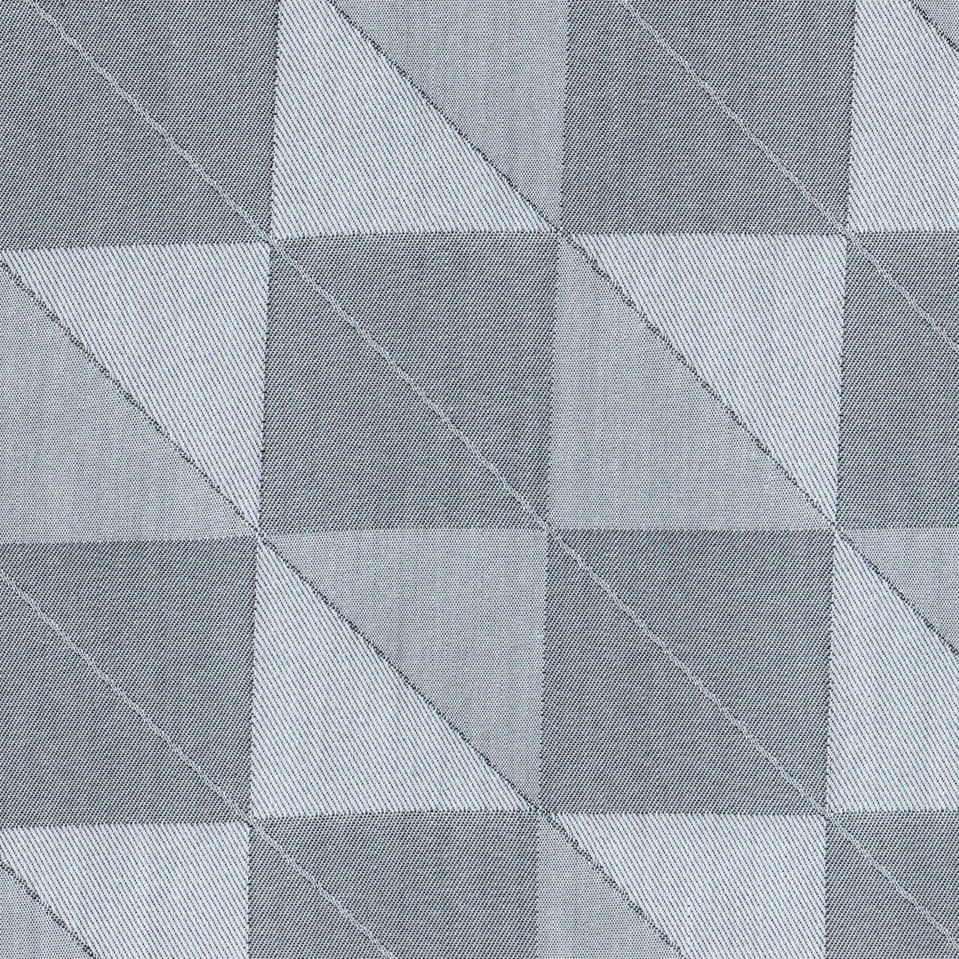 Tela 66002023 Indigo clear; gris claro con triángulos geométricos en tela tejida, ideal para uniformes escolares e institucionales