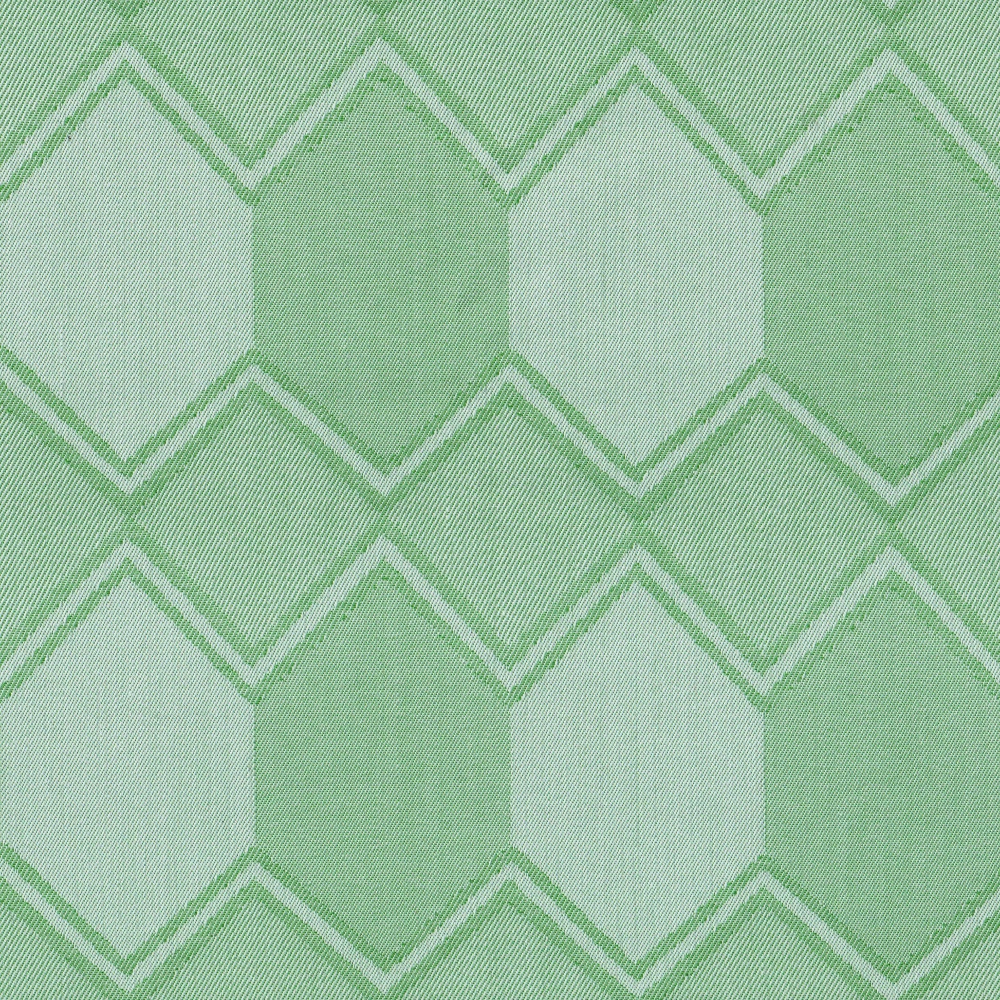 Tela para uniforme SchoolLine en verde claro y verde esmeralda con rombos en zigzag, ideal para uniformes escolares.