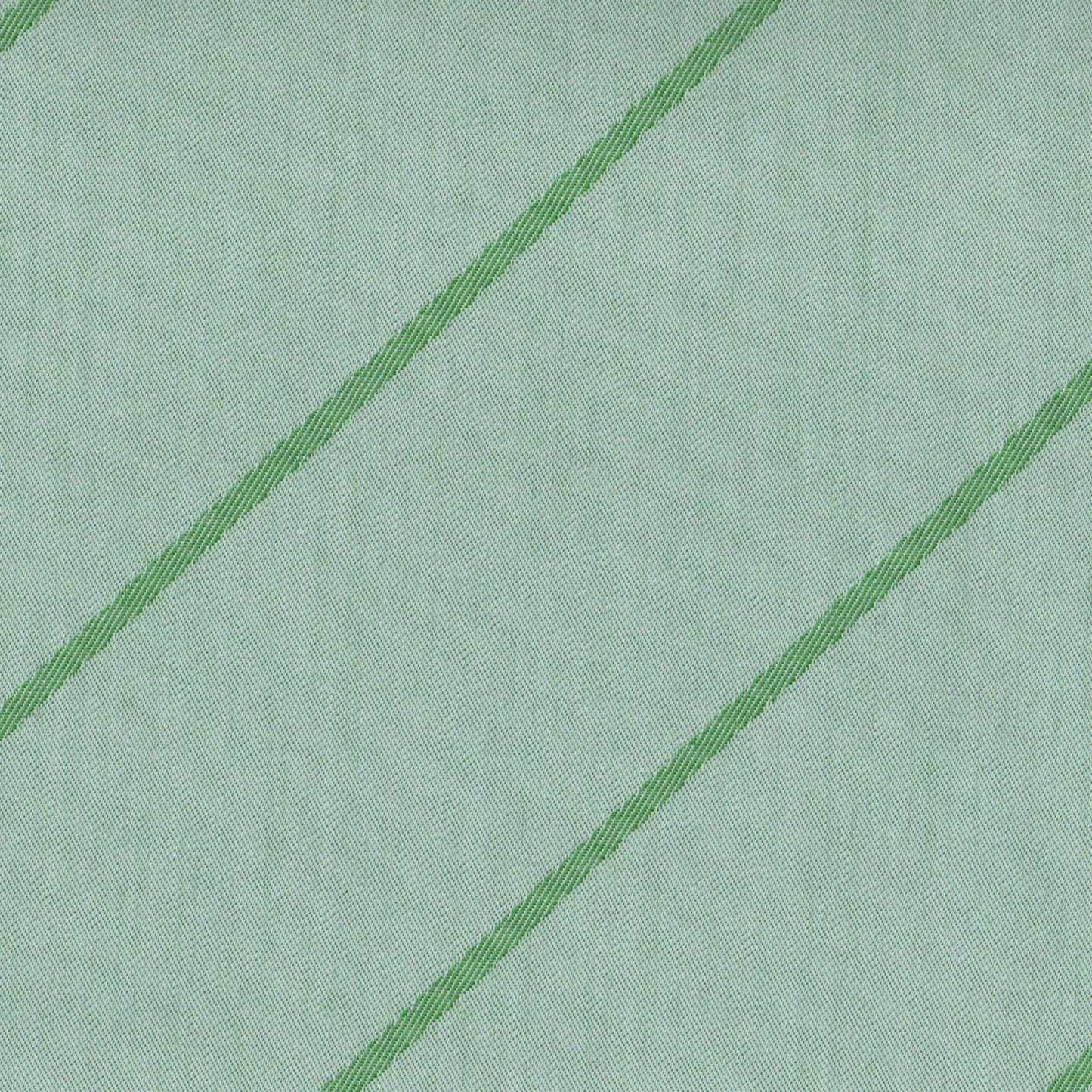 Tela verde claro con rayas diagonales verde intenso; tela para uniformes escolares de SchoolLine.