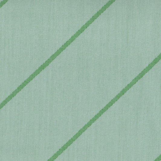 Tela verde claro con rayas diagonales verde intenso; tela para uniformes escolares de SchoolLine.