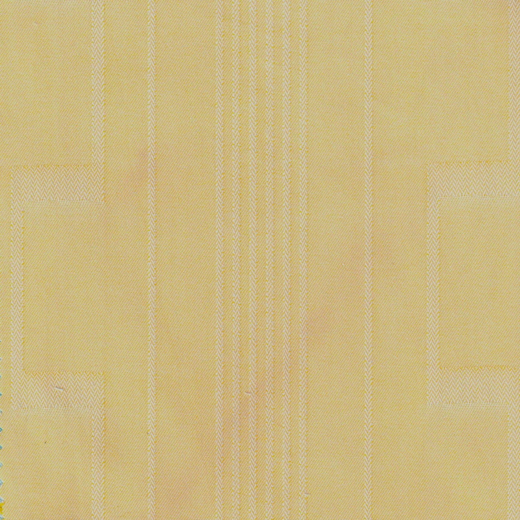 Tela en color amarillo con lineas verticales mas claras decorativas para camisa guayabera