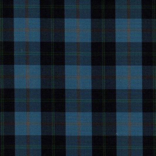 Tela escocesa de poliéster SchoolLine en azul y negro con diseño tartán, ideal para uniformes escolares e institucionales.