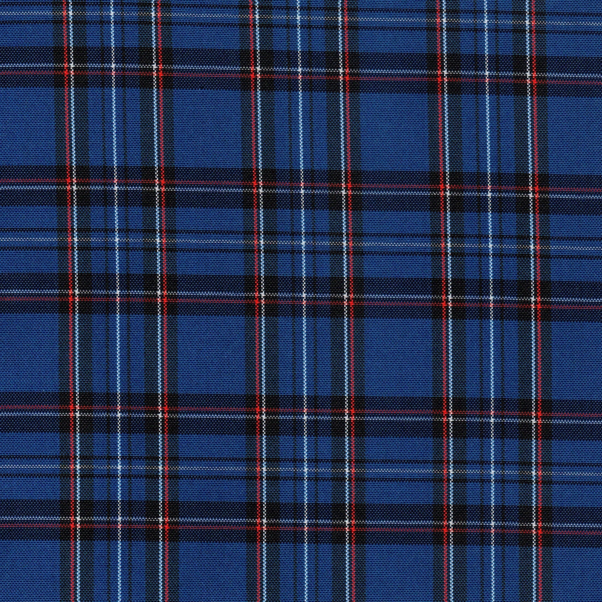 Tela escocesa de poliéster azul con cuadros rojos y negros; ideal para uniformes escolares e institucionales SchoolLine.