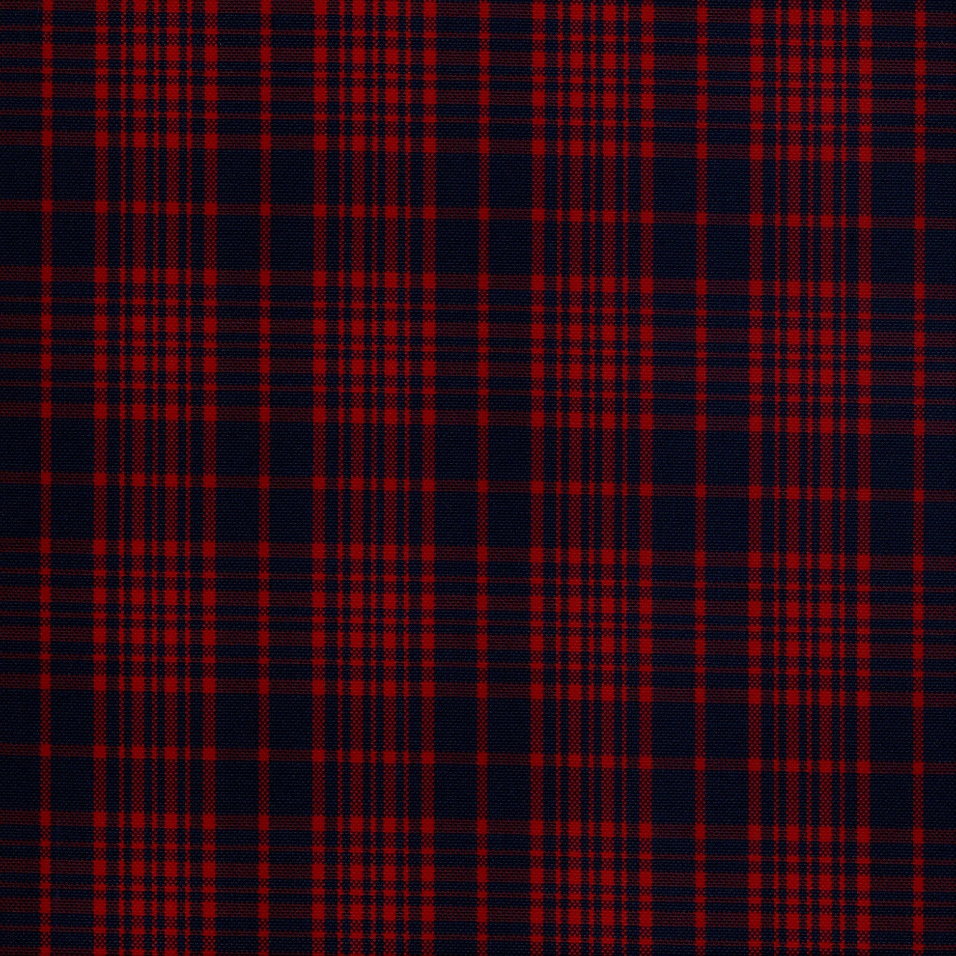 Tela escocesa de poliéster azul marino con tartán rojo, adecuada para uniformes escolares e institucionales SchoolLine.